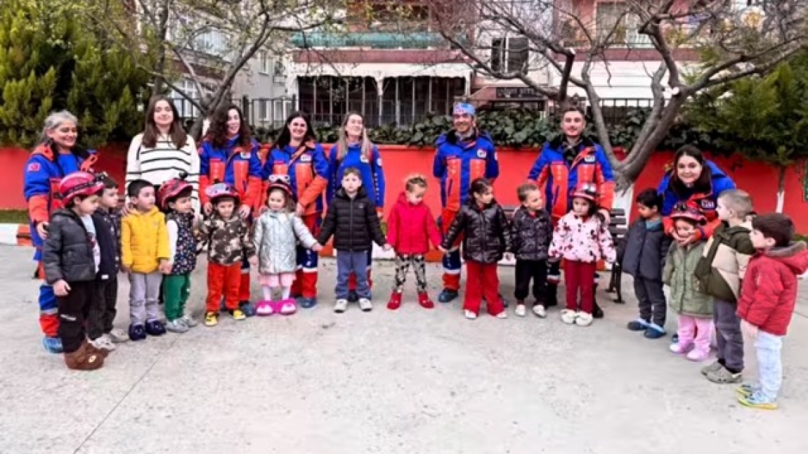 Okulumuzda Sivil Savunma Haftası Kapsamında Tahliye Tatbikatı Yapıldı.